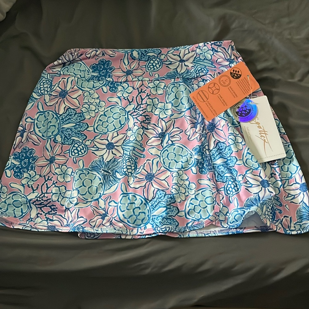 nwt! Golf and tennis skort gottex brand size large. Pink and blue turtle design